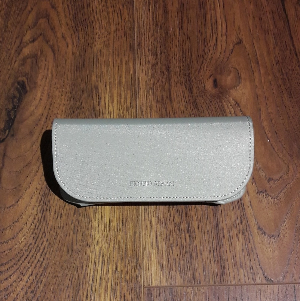 Giorgio Armani Case